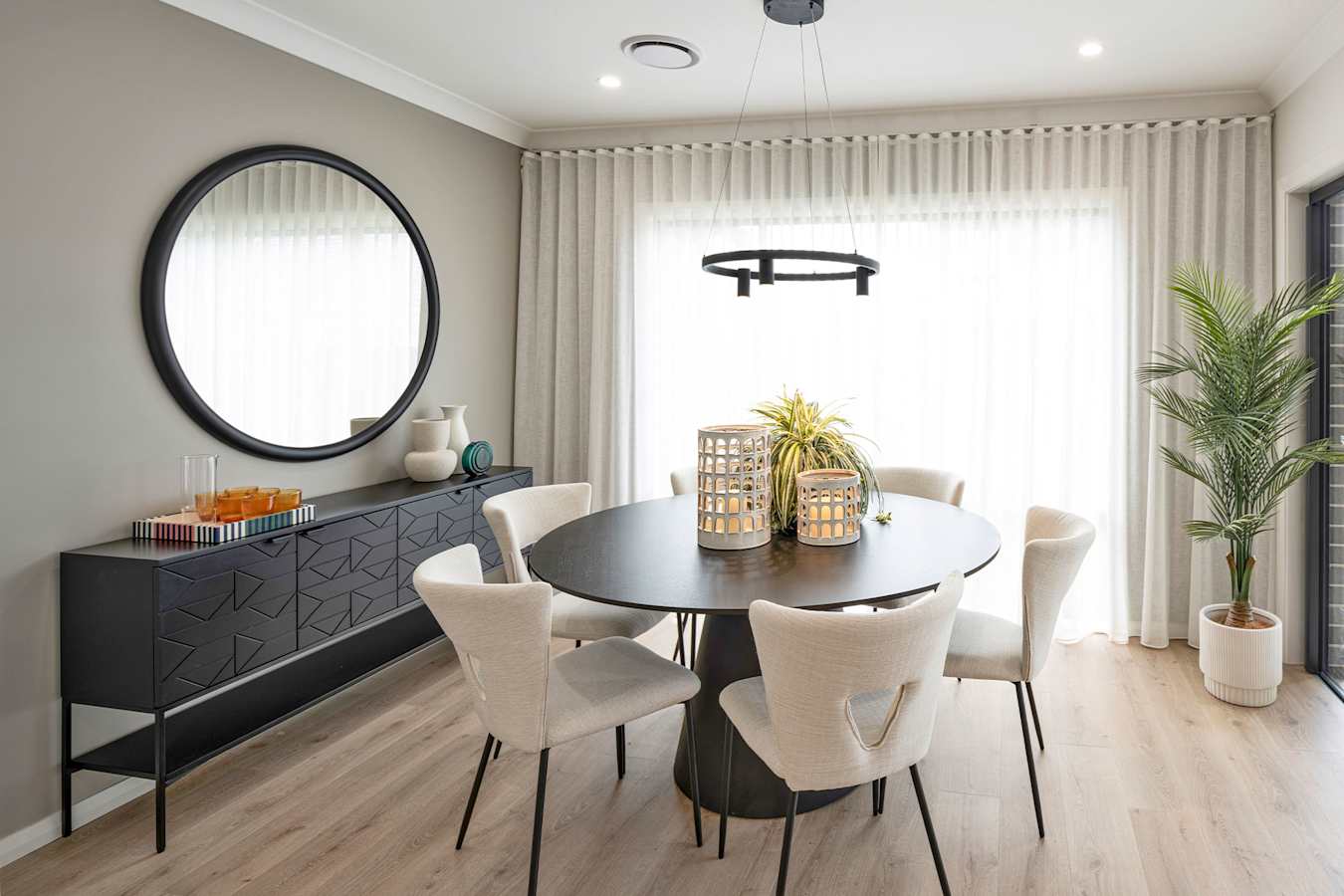 Macquarie one house design dining