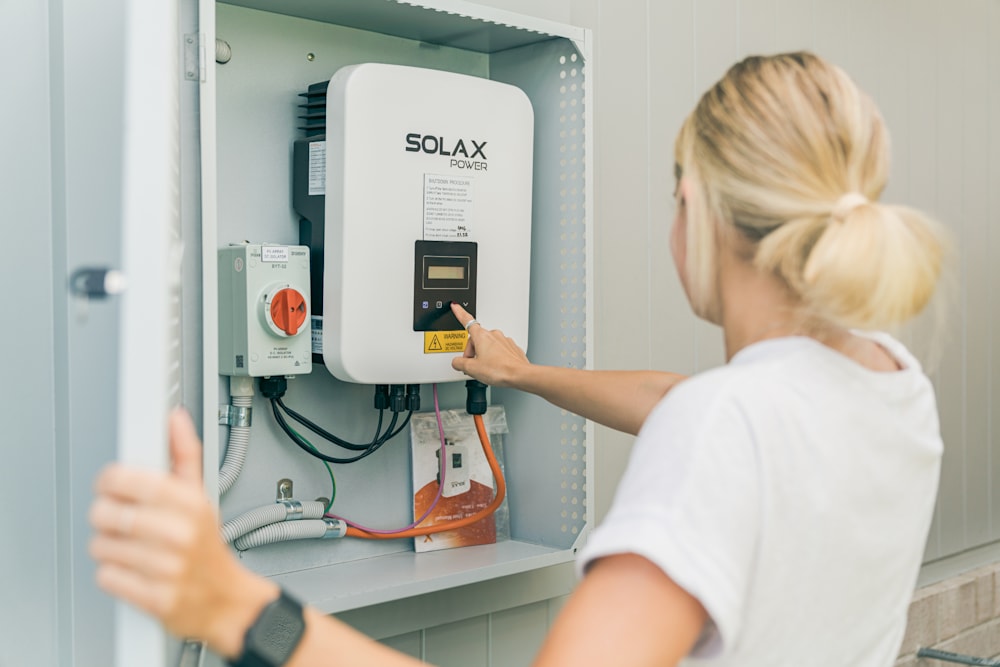The benefits of solar and battery storage