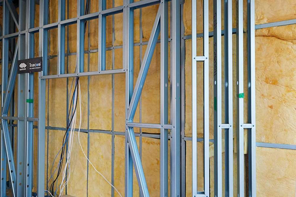 Insulation in steel frames