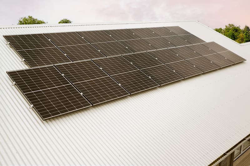 The benefits of solar and battery storage