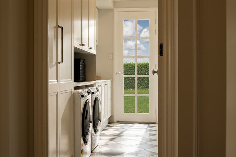 Brampton 44 House Design Laundry in Luxe style