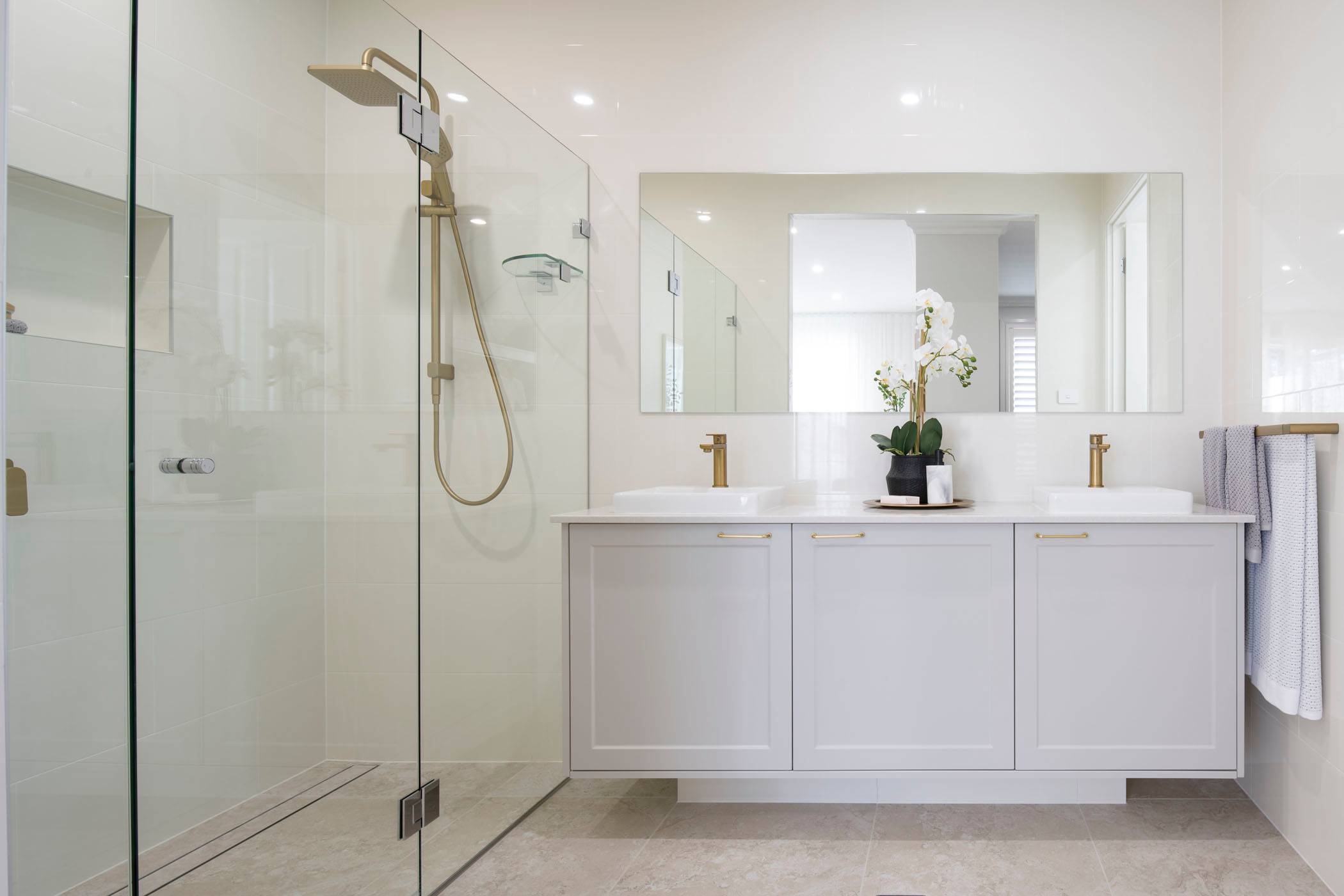 Symphony 35 house design ensuite